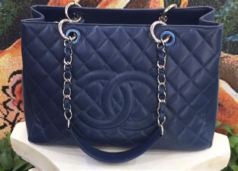 CHANEL Caviar Quilted Waist Bag With Pouch Blue